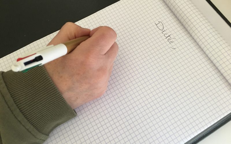 Préparez vos stylos, participez à la Dictée Jules Verne !