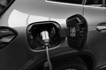 Brains : Deux stations de recharge pour véhicules électriques.