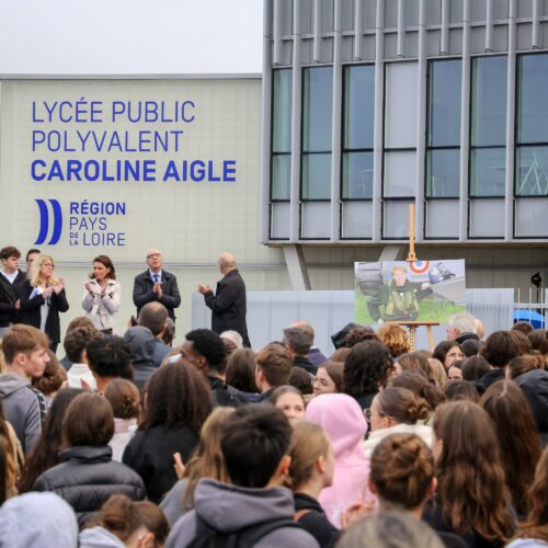 Le lycée polyvalent de Nort-sur-Erdre se nomme désormais Caroline Aigle