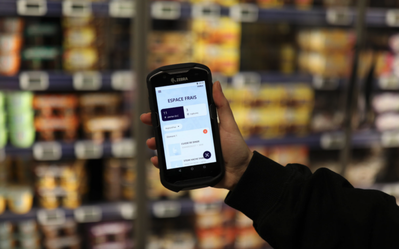 Gaspillage alimentaire : Le E.Leclerc de Basse-Goulaine sauve des produits alimentaires avec l’Intelligence artificielle.