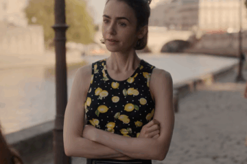 Emily in Paris : On a regardé la série et la mode est (toujours) au rendez-vous